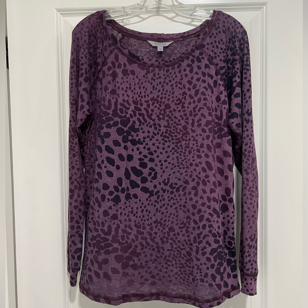 Athleta long sleeve shirt